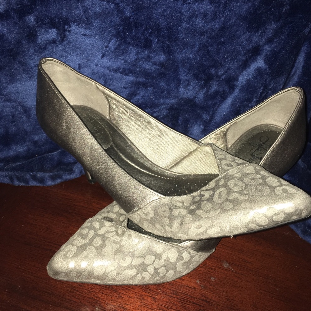 Silver Pointed Heels w Comfort sole & animal print